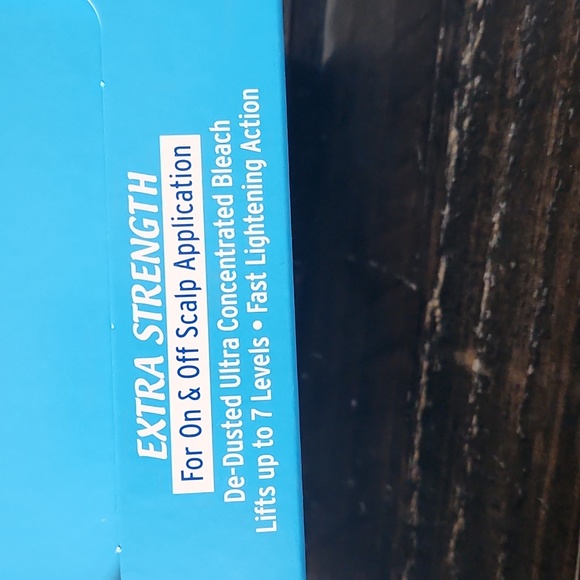 2 boxes of L'OREAL QUICK BLUE BLEACH (each box has 12 individual packages) - Picture 3 of 10